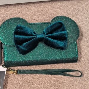 Bioworld Minnie Mouse Green Glittery Wristlet Wallet with Bow NWT